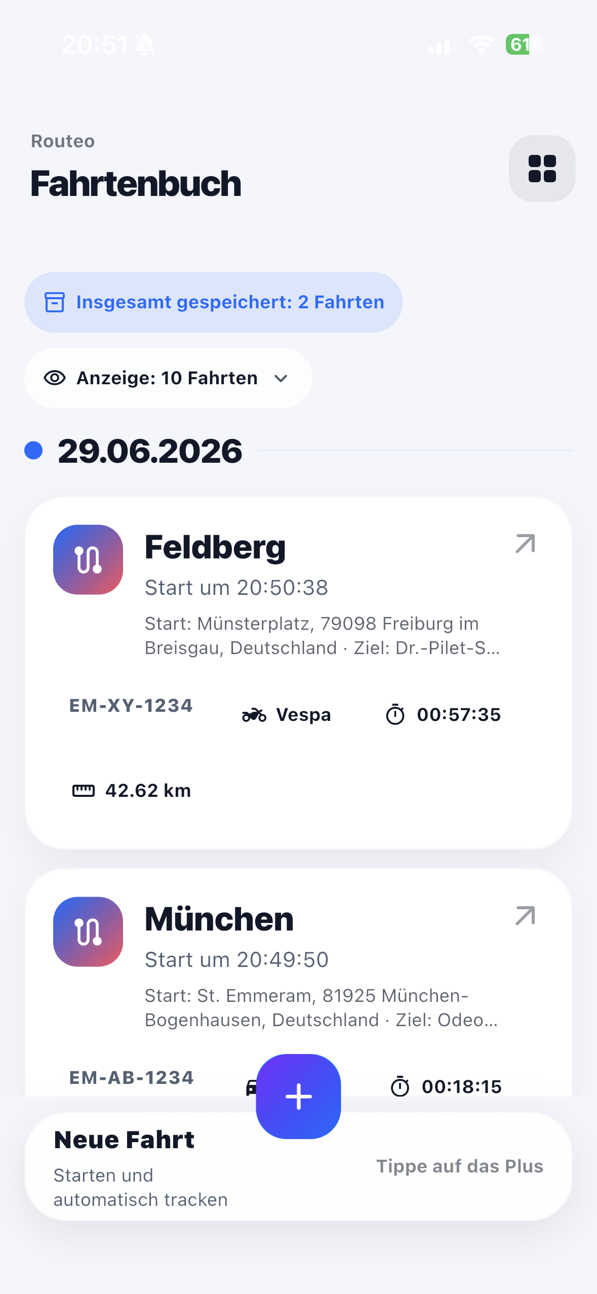 Routeo: Fahrtenübersicht mit Datum, Fahrzeug, Dauer und Kilometern